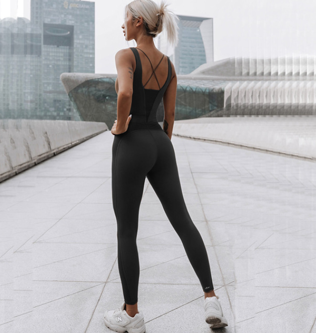 Breathable Sleeveless Crossed Back Yoga Suit