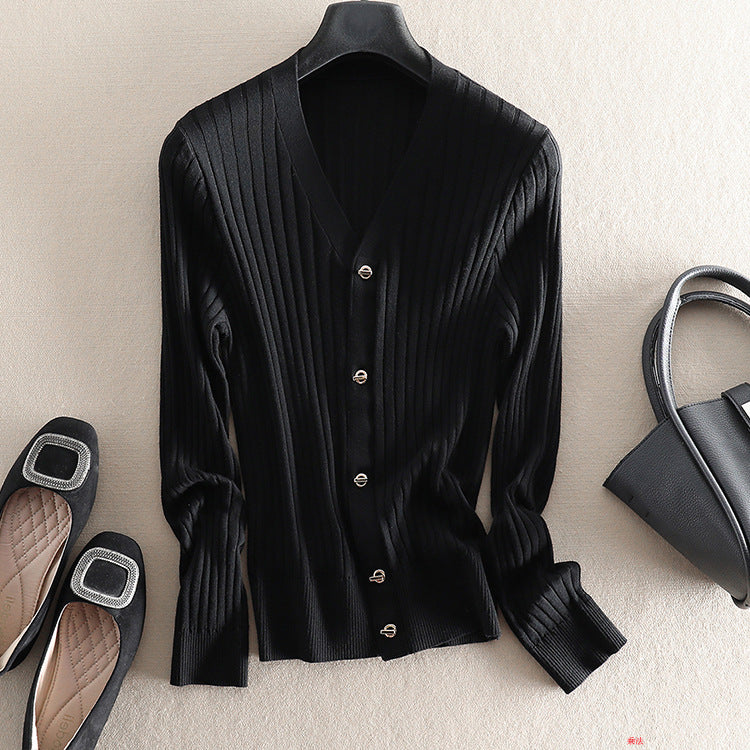 Slim-fit V-neck Cardigan